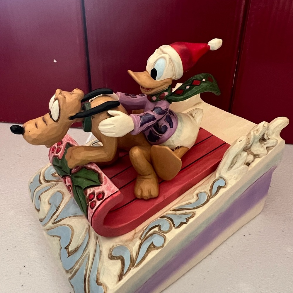 Jim Shore, Disney Traditions, “A Friendly Race”
